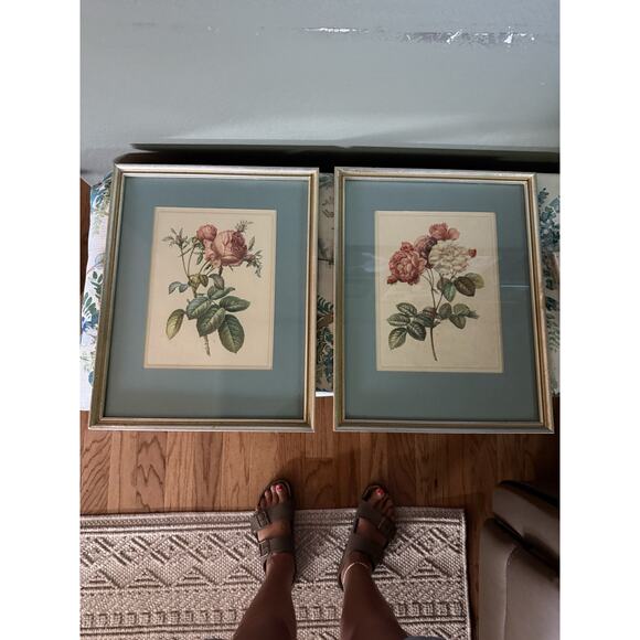 Beautiful gold picture frame 13 X 15 with glass - Picture 1 of 3